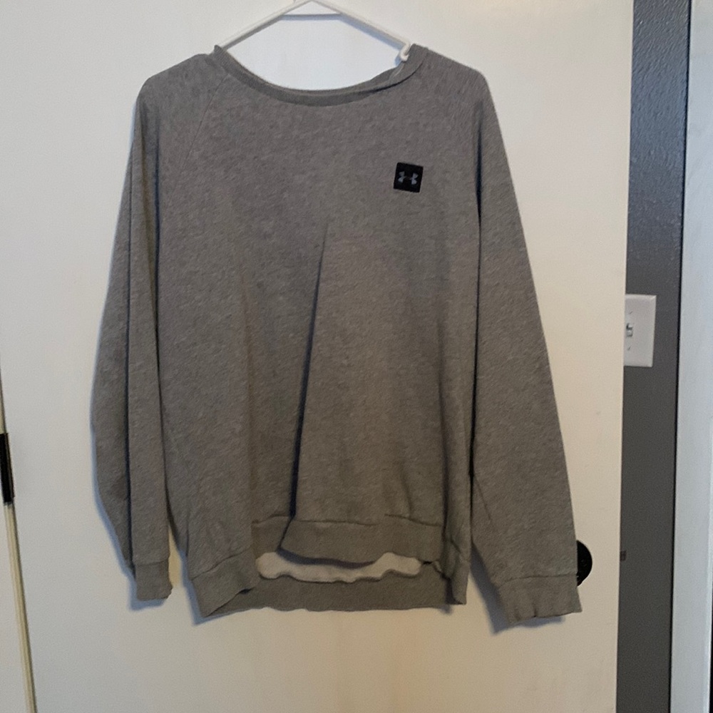Mens grey under armor crew neck, size L